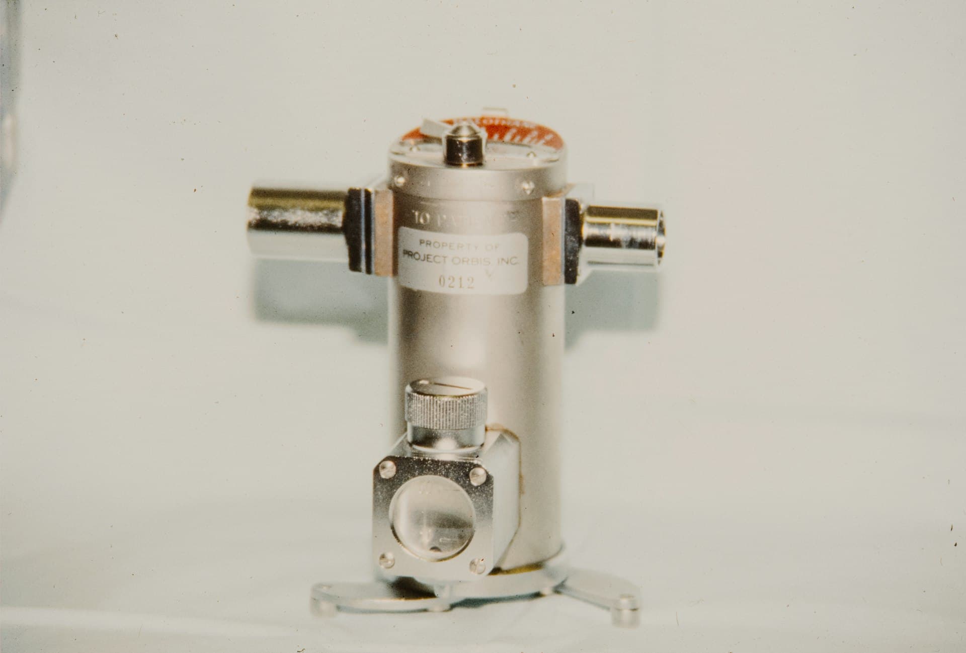 Stainless steel cylindrical module of a high-purity water polishing installation